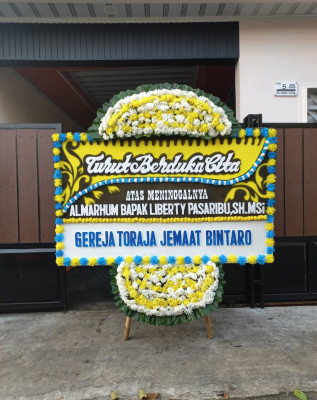 Papan Bunga Duka di Pulau Haruku